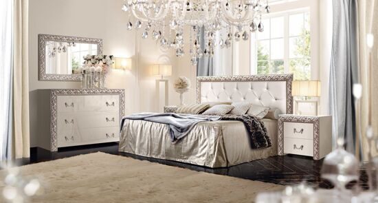 Спальня с мебелью цвета слоновой кости